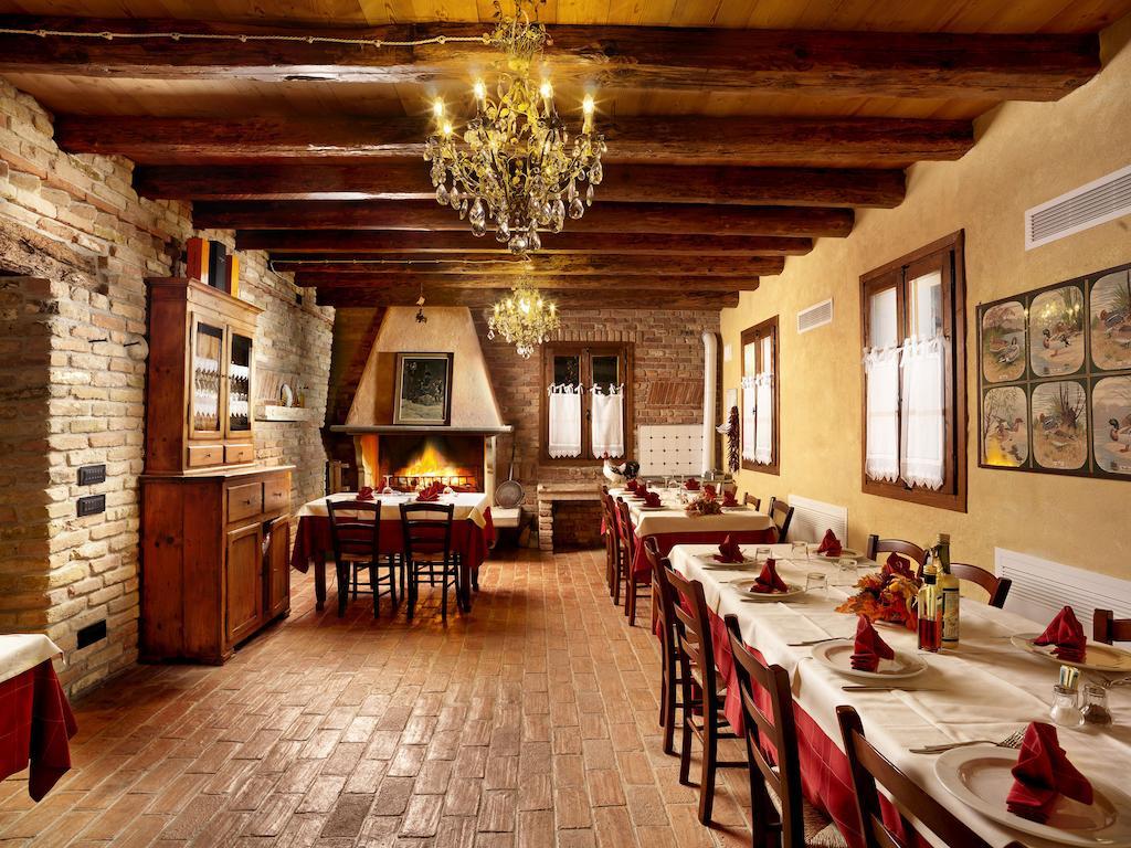 Gasthaus Agriturismo La Penisola Campo San Martino Exterior foto